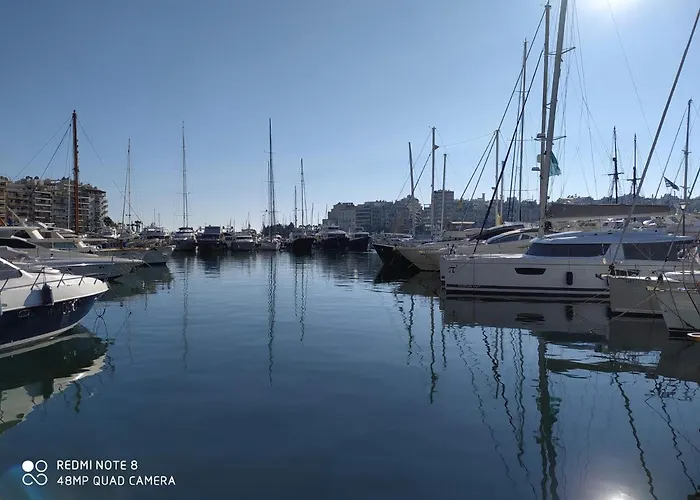 Με Θεα Το Λιμανι