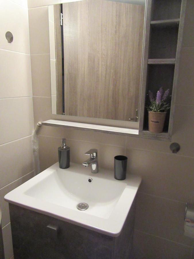 με θεα το λιμανι Apartment